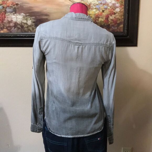 * Anthropologie Cloth & Stone Shirt Size XS Ombre Gray Long Sleeves Roll Button - Picture 3 of 8
